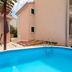 Eden - Private Beachfront House With Pool 别墅