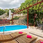 Eden - Private Beachfront House With Pool 别墅