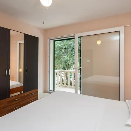 Eden - Private Beachfront House With Pool Mimice
