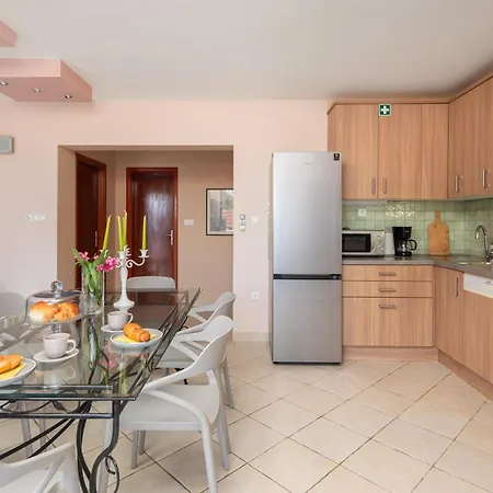 Eden - Private Beachfront House With Pool Villa Mimice